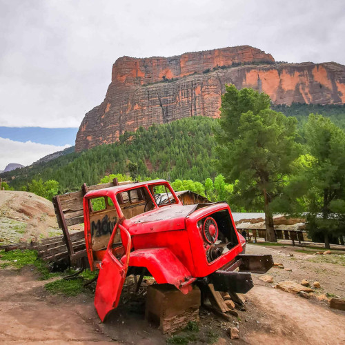 Camion-de-la-cathedrale-imsfrane-randonnee-au-maroc-happy-trip-scaled